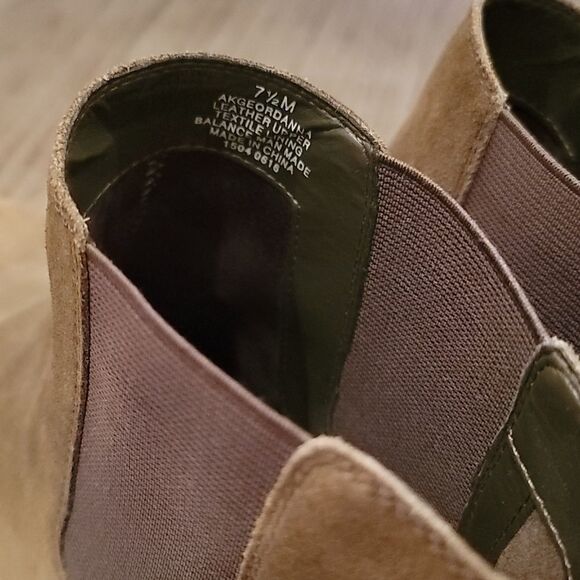 Dark green brown ankle booties size 7 1/2 Anne Klein - Picture 4 of 9